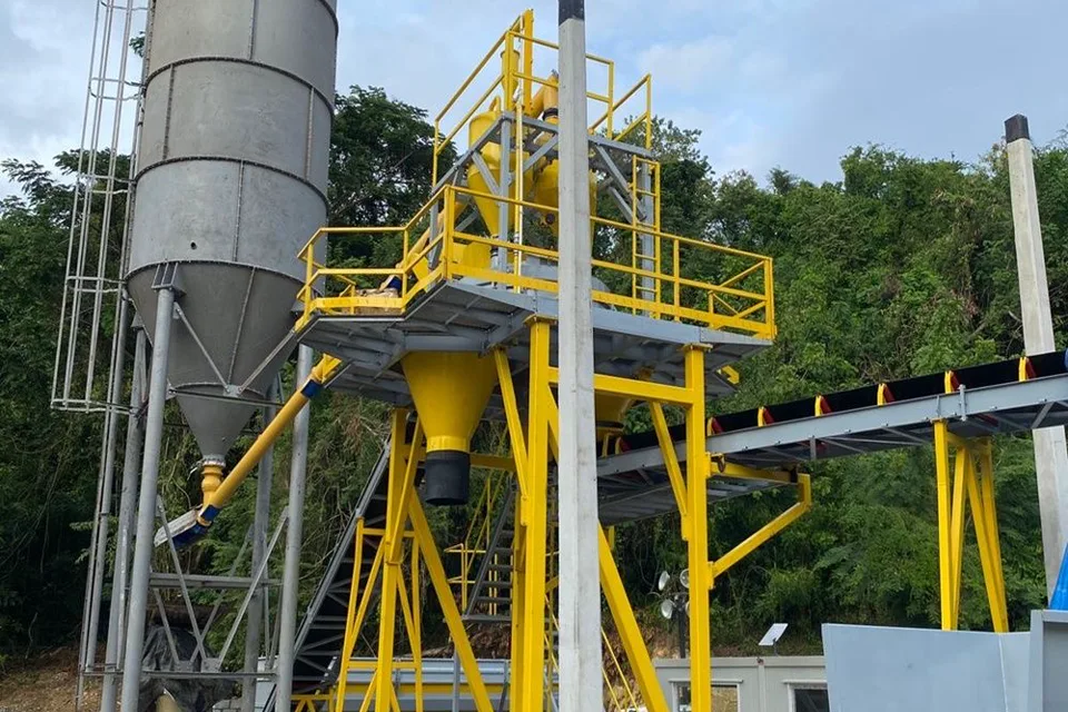 Ready-mix concrete plant